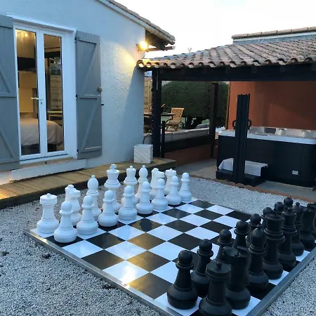 Guest house La Des Onglous 2*